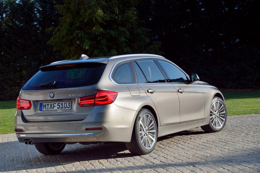  BMW 330d Touring Luxury Line 2015 года  (фото 18 из 28)